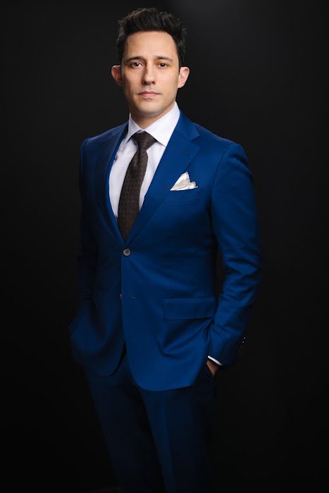 Adam Arian headshot 10